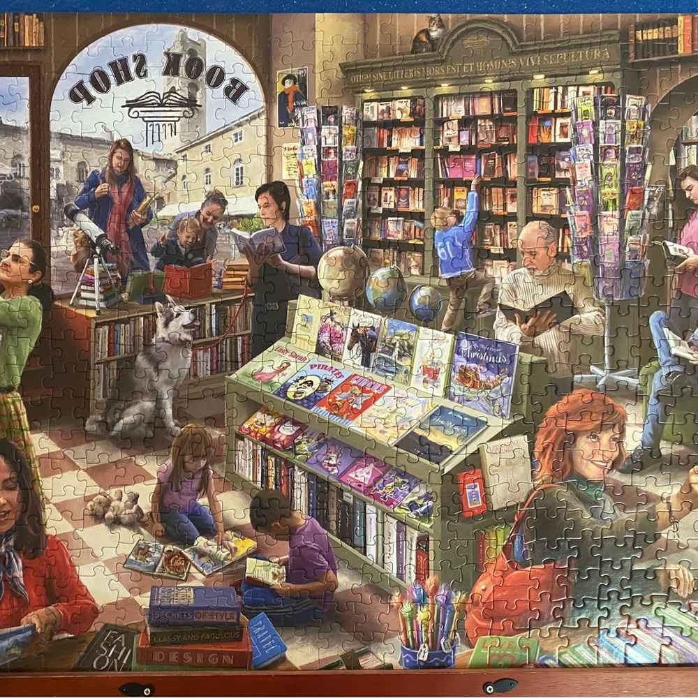 Vermont Christmas Company Book Shop Jigsaw Puzzle 550 Pieces